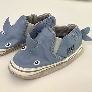 Robeez Baby Unisex Soft Soles Crib Shoes, SHARK, blue, 12-18 Months